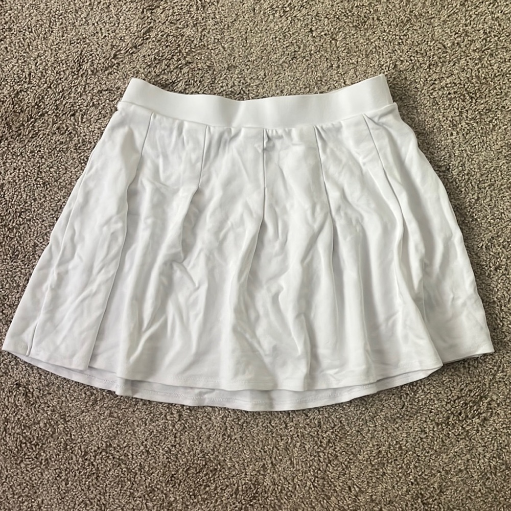 white cotton pleated skirt